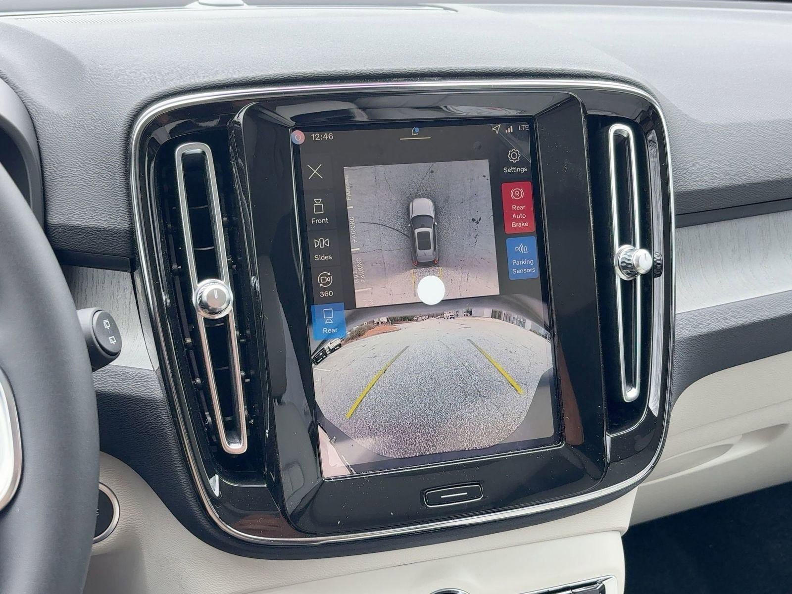 New 2026 Volvo XC40 B5 Plus w/ Climate Package image 22