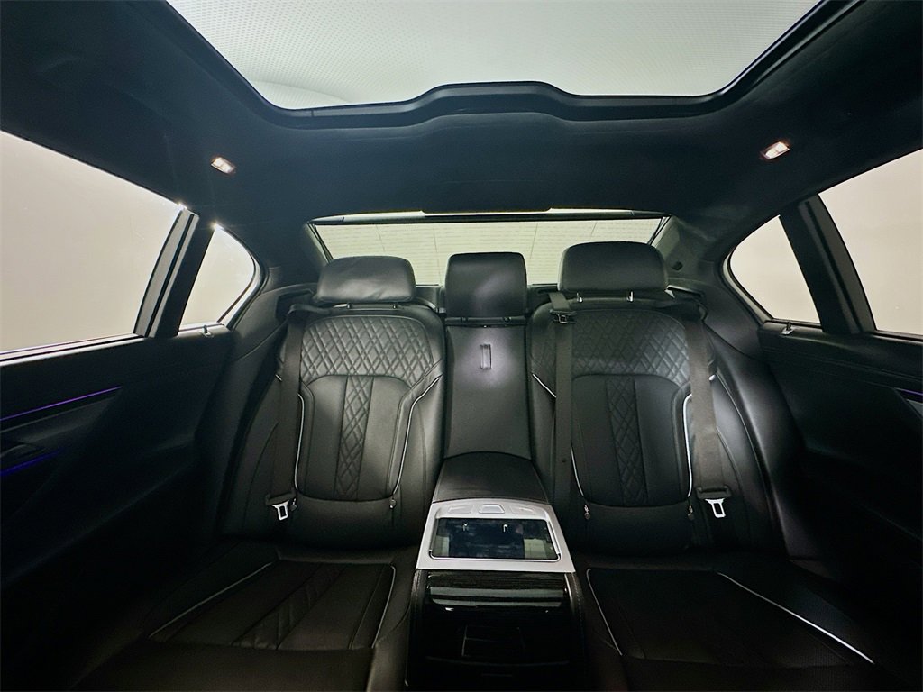 Used 2019 BMW ALPINA B7 xDrive w/ Luxury Rear Seating Package image 13
