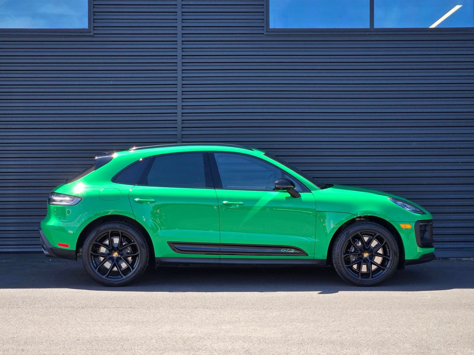 Certified 2026 Porsche Macan GTS AWD/4WD image 8