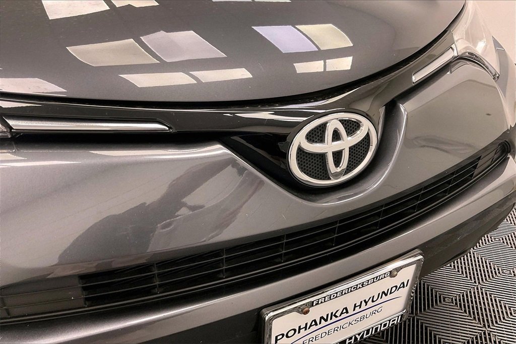 Used 2016 Toyota RAV4 LE image 26