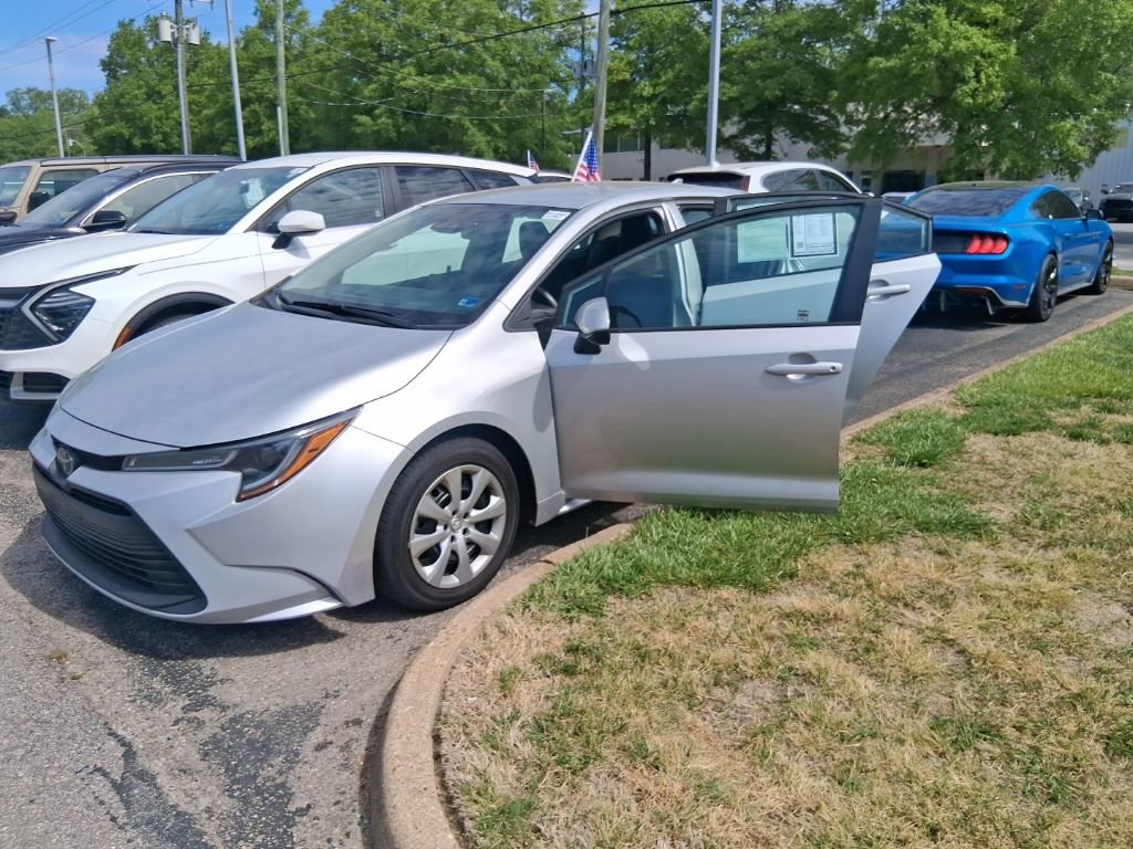Used 2023 Toyota Corolla LE image 22