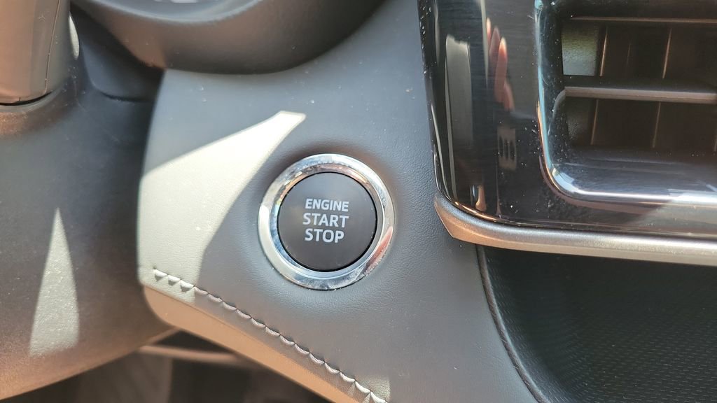 Used 2023 Toyota Highlander LE image 23