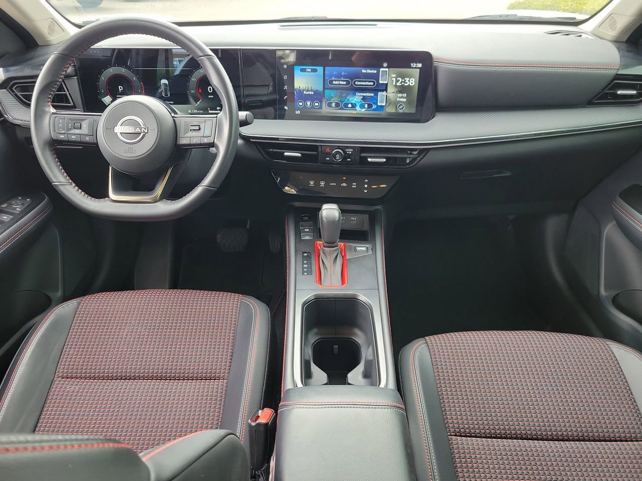Used 2025 Nissan Kicks SR image 12