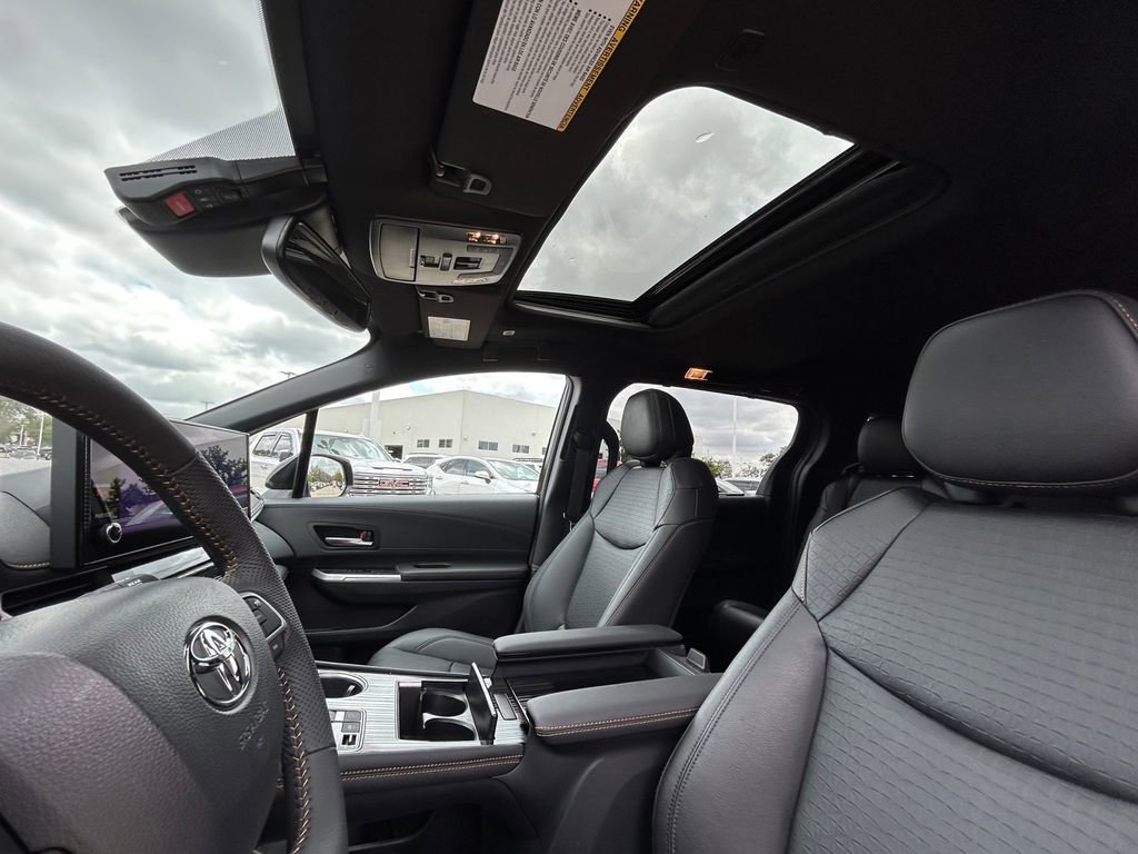 Certified 2025 Toyota Sienna XLE Woodland Edition AWD/4WD image 12