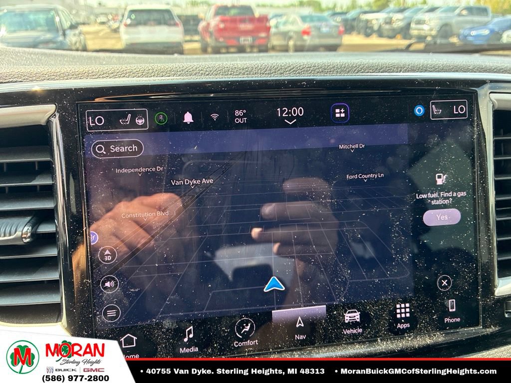 Used 2022 Chrysler Pacifica Touring-L w/ Uconnect Theater Family Group FWD image 9