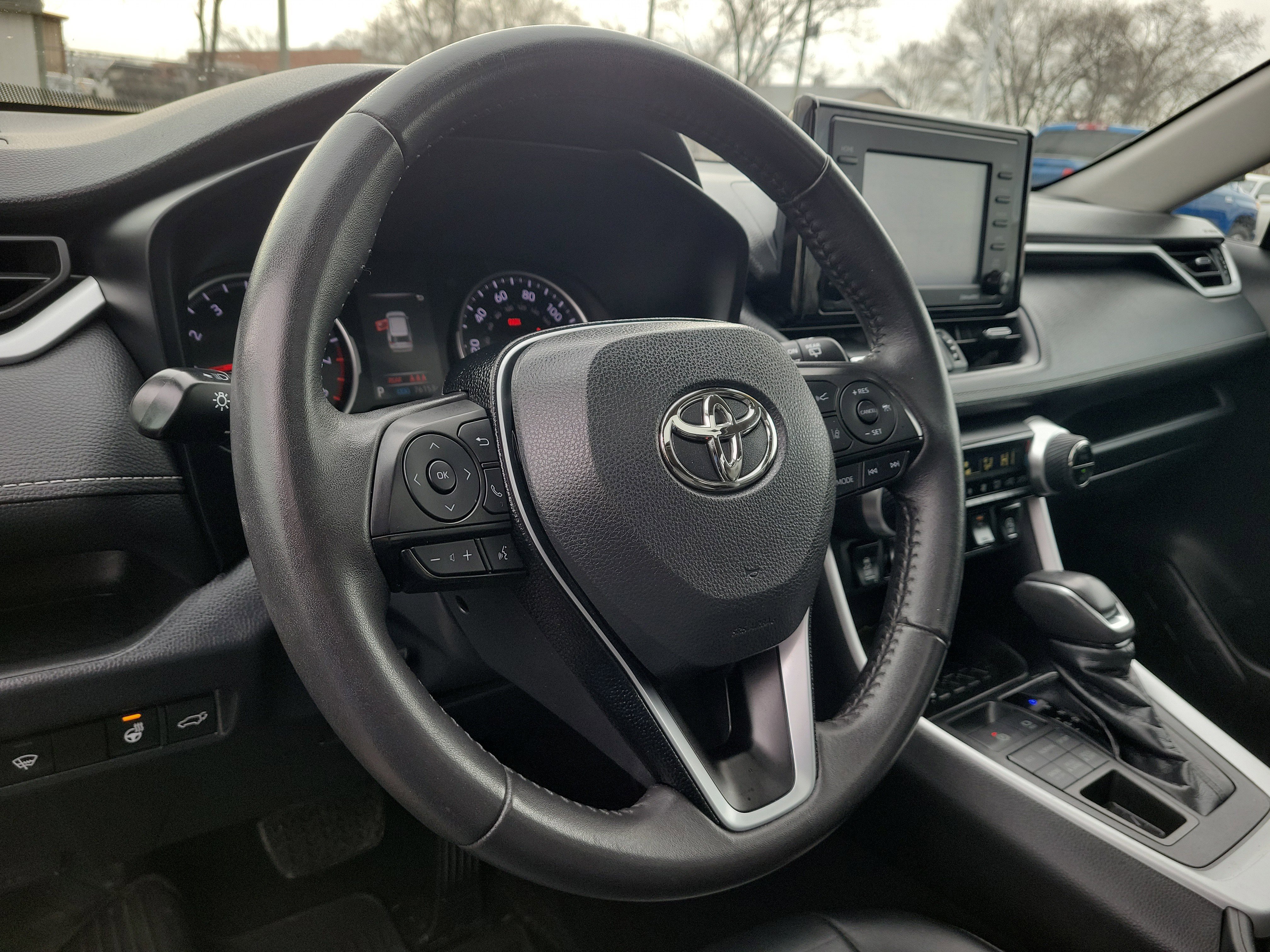 Used 2020 Toyota RAV4 XLE Premium image 16