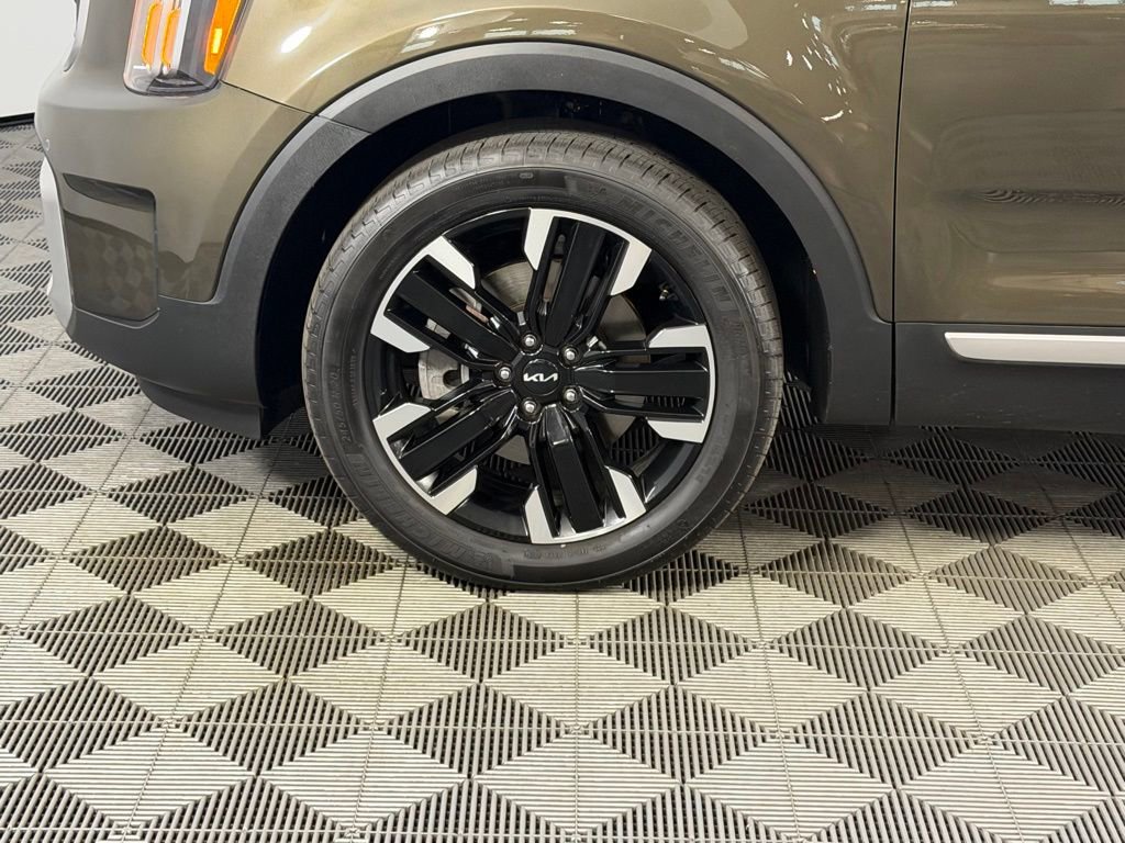 Used 2024 Kia Telluride SX Prestige w/ Towing Package image 12
