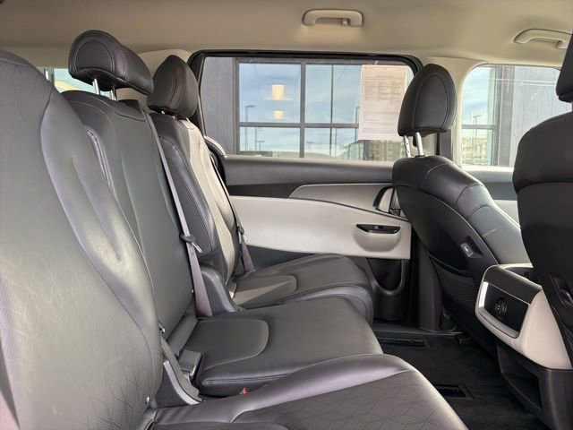 Used 2024 Kia Carnival LX image 13