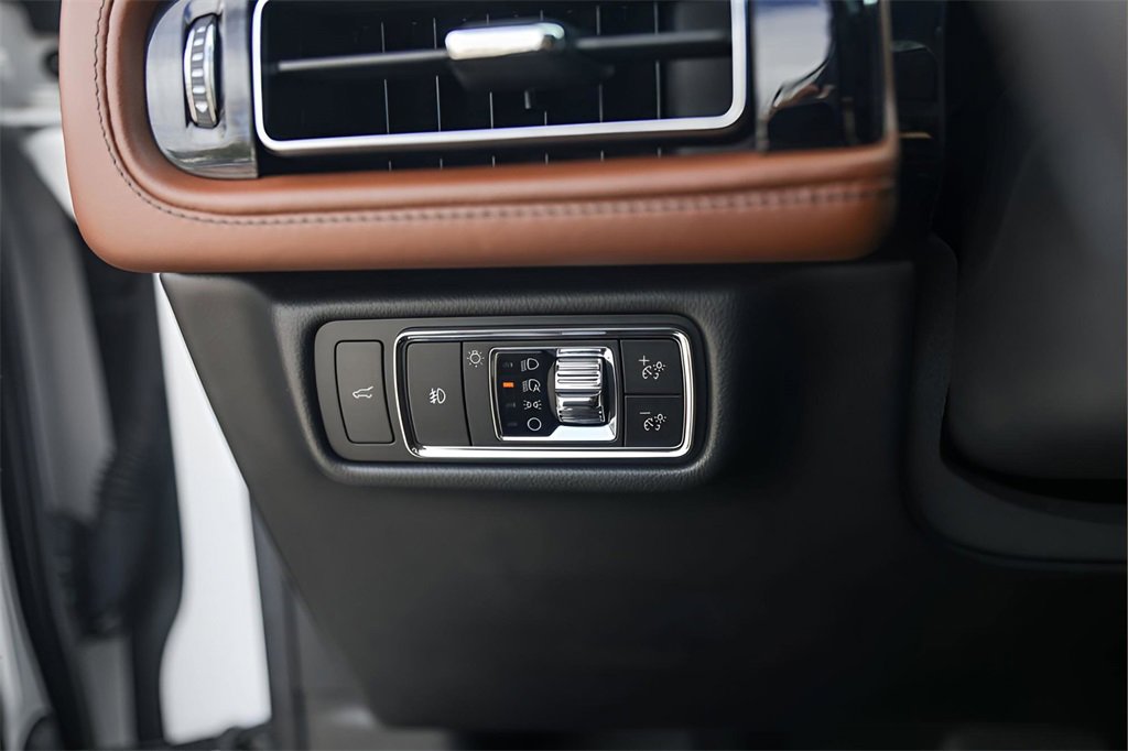 Used 2022 Lincoln Aviator Reserve w/ Equipment Group 201A image 14