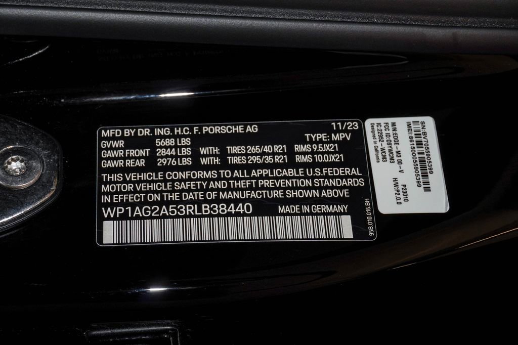 Certified 2024 Porsche Macan S AWD/4WD image 30
