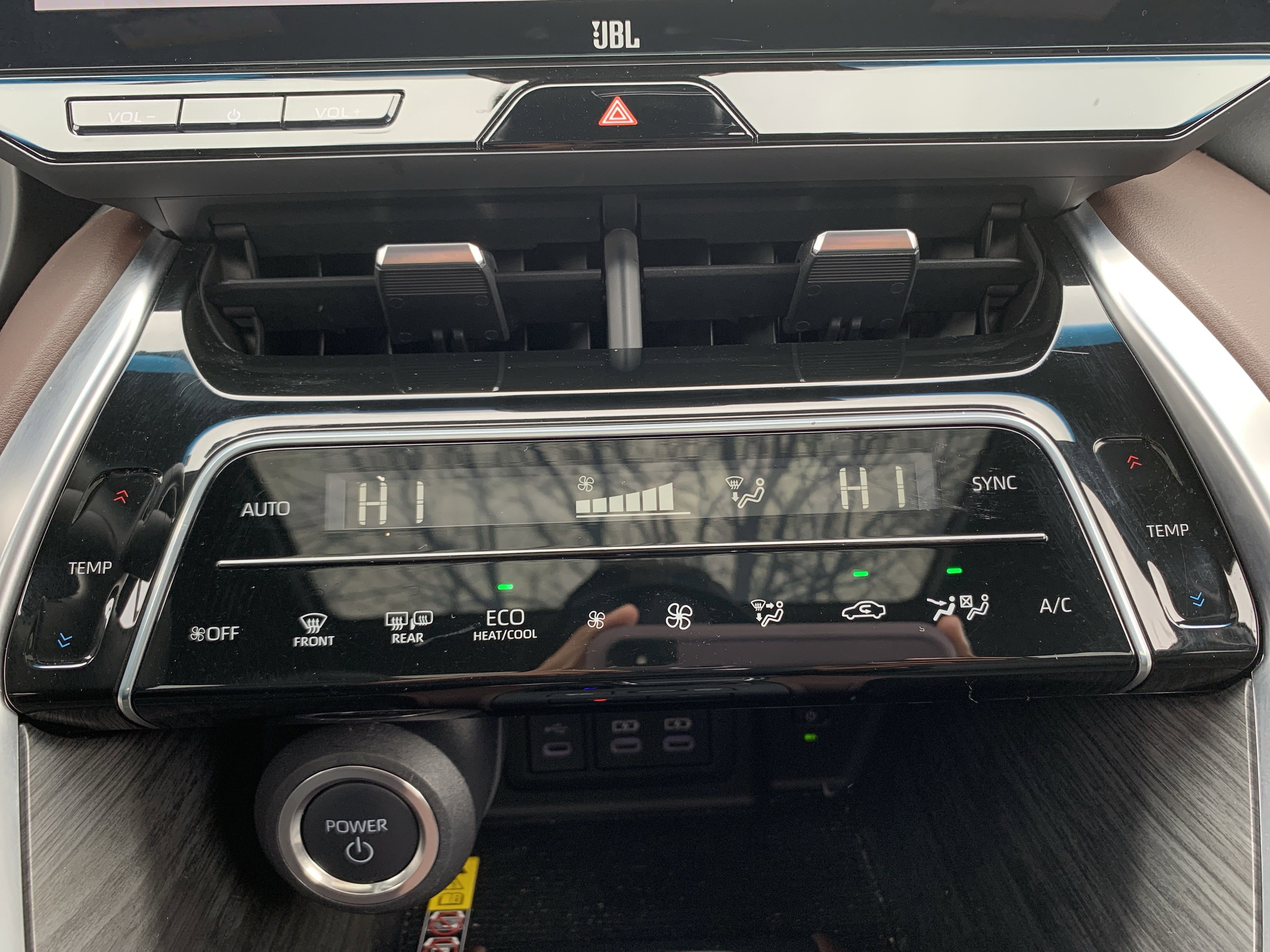 Used 2024 Toyota Venza Limited image 29