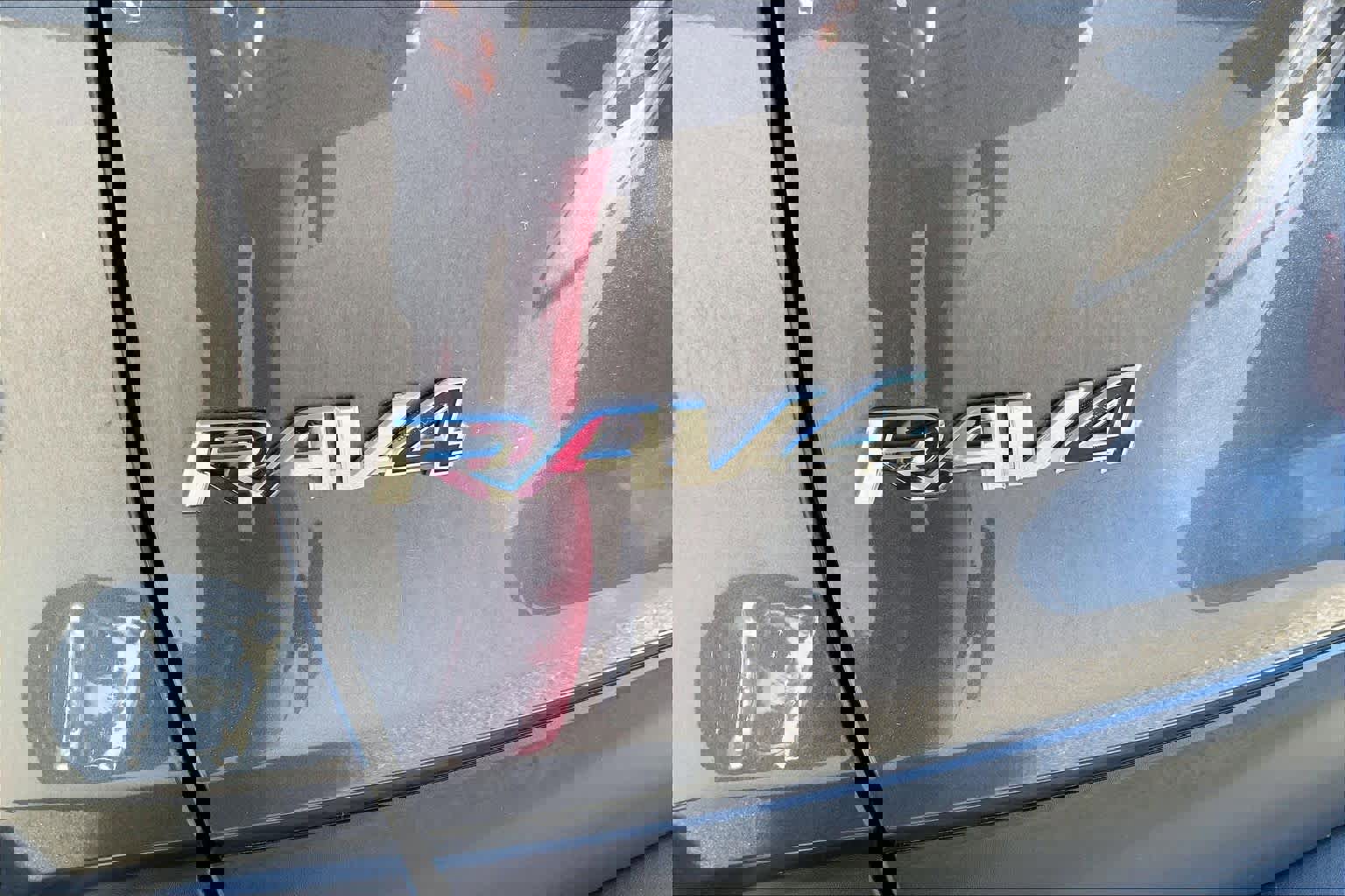 Used 2021 Toyota RAV4 XLE w/ Convenience Package AWD/4WD image 10