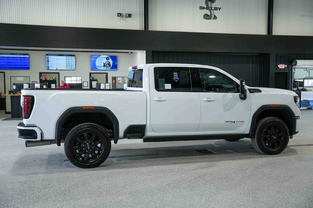 Used 2026 GMC Sierra 2500 AT4 image 4