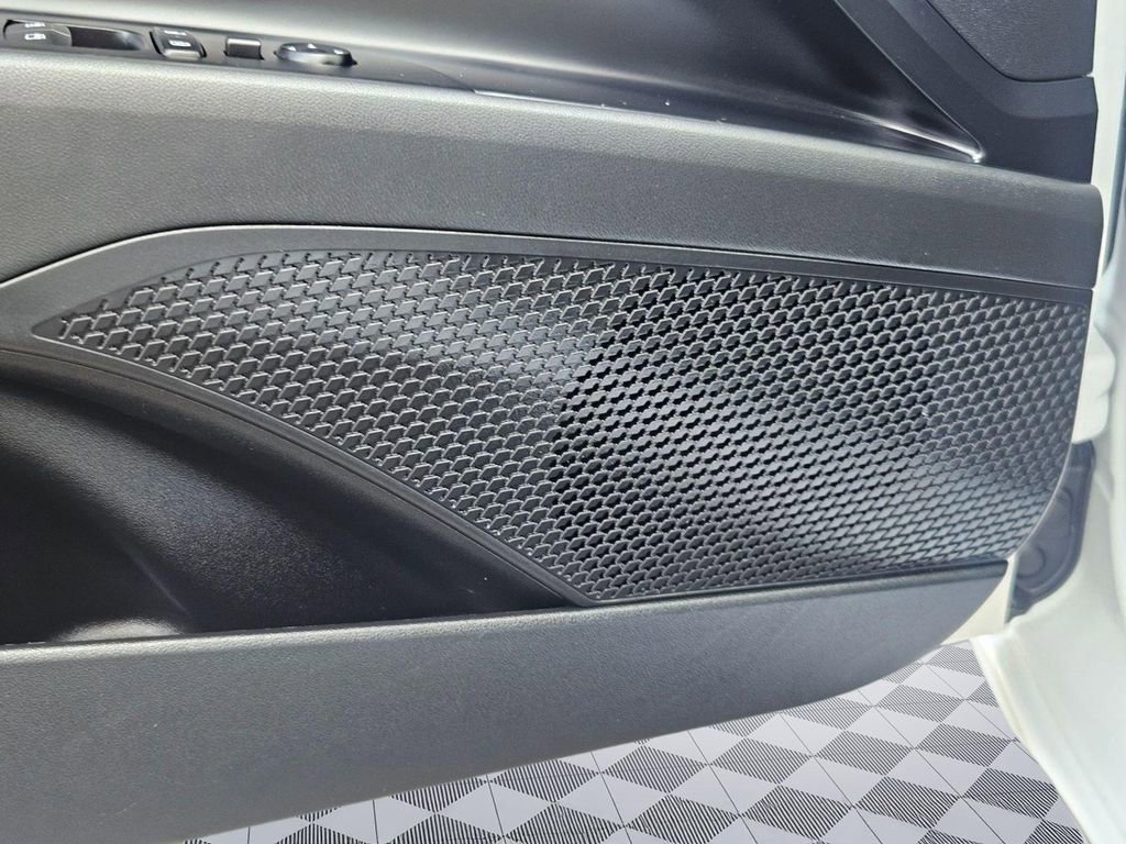 Certified 2025 Hyundai Elantra SEL image 12