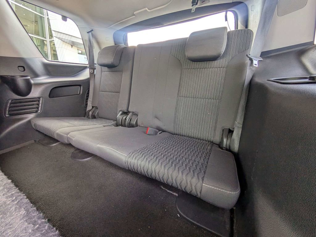 Used 2018 GMC Yukon SLE w/ SLE Value Package image 18