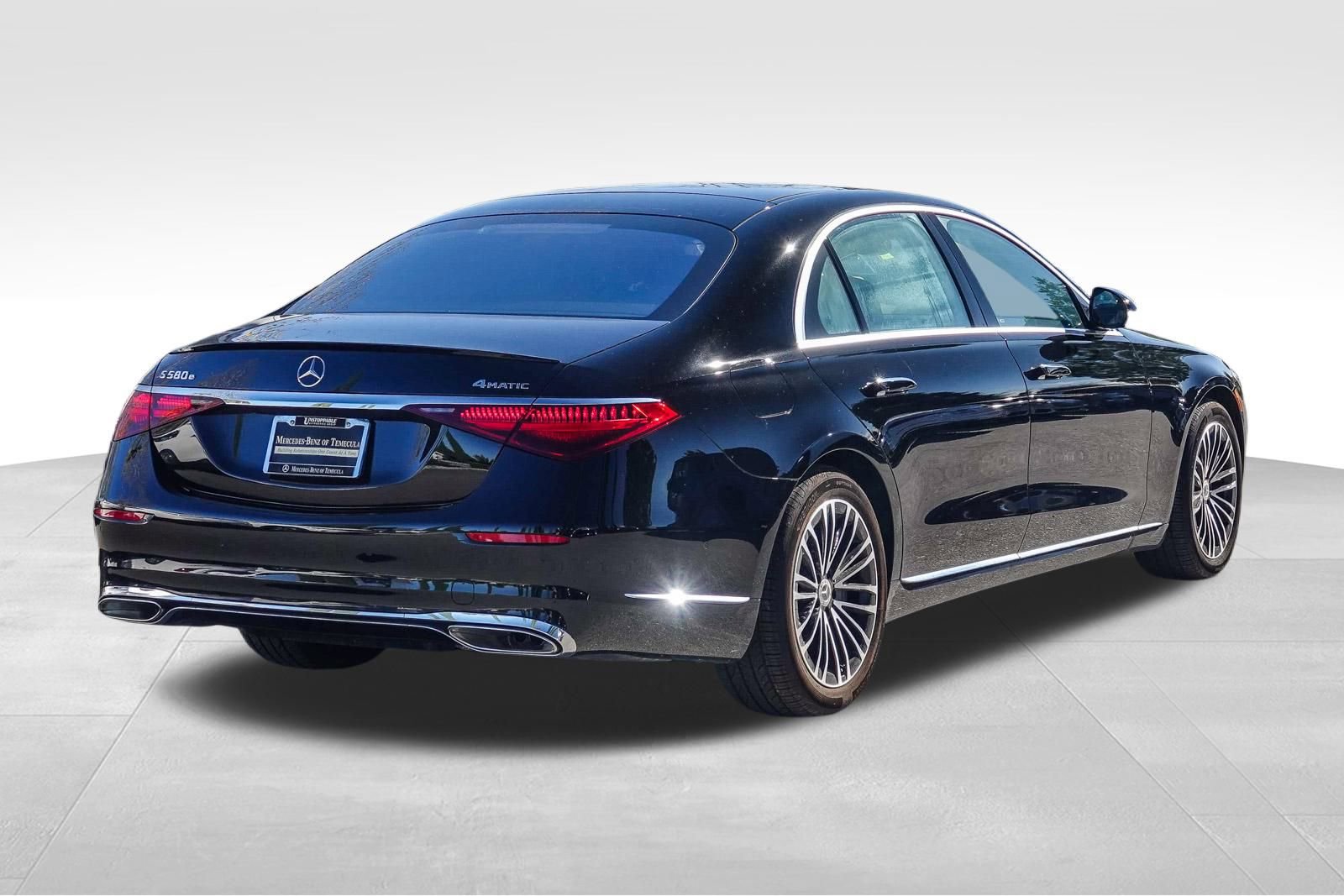 New 2024 Mercedes-Benz S 580e 4MATIC Sedan image 6