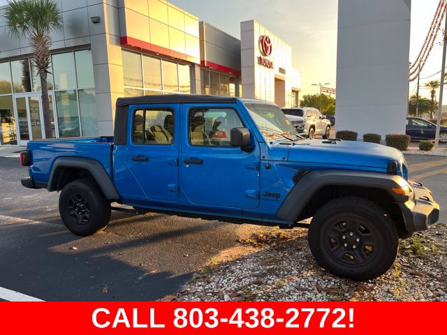 Used 2020 Jeep Gladiator Sport AWD/4WD image 2