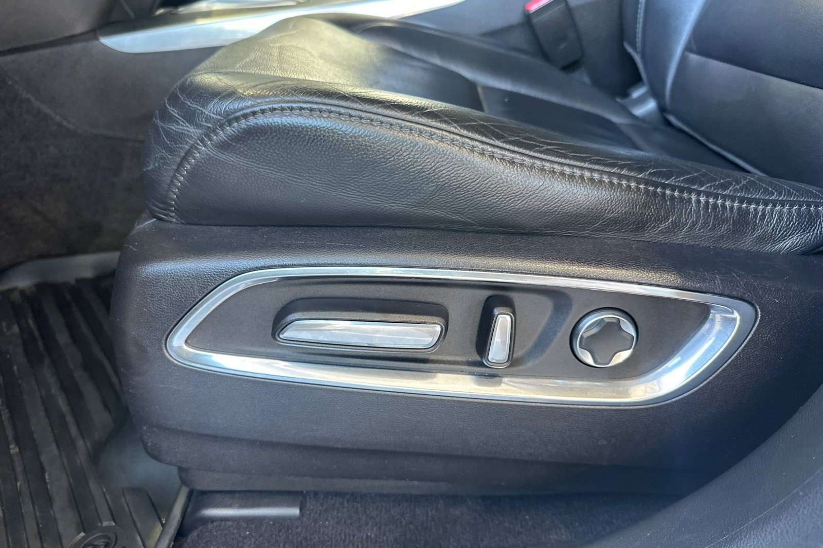 Used 2020 Acura MDX FWD image 14
