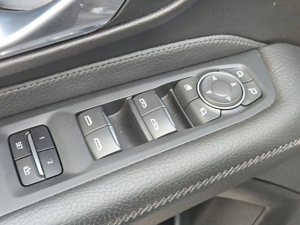 Used 2023 GMC Yukon XL Denali AWD/4WD image 23