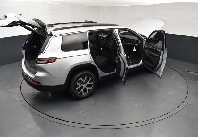New 2025 Jeep Grand Cherokee L Limited image 30