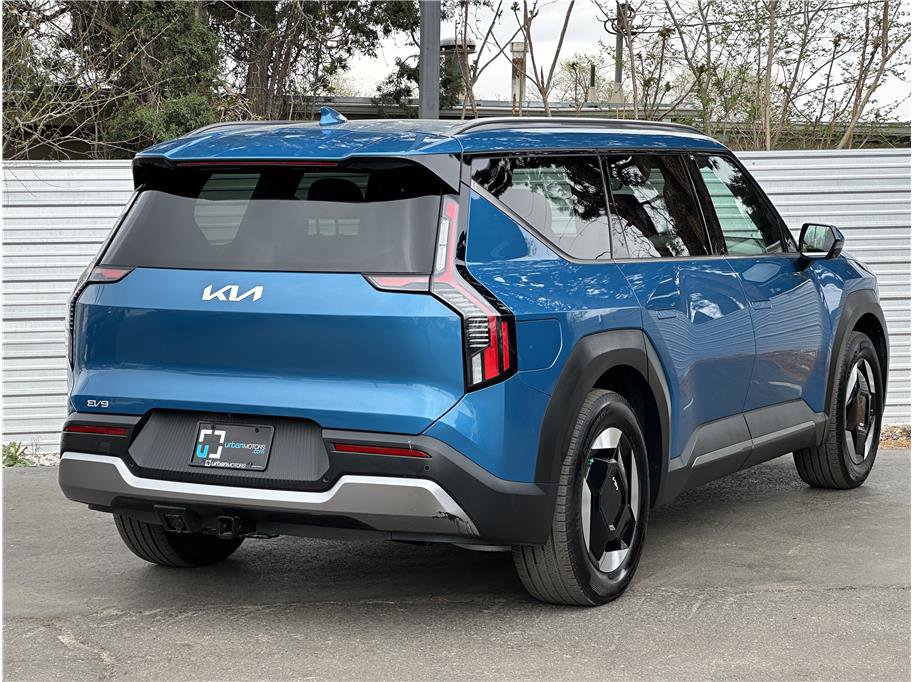 Used 2024 Kia EV9 Wind image 10