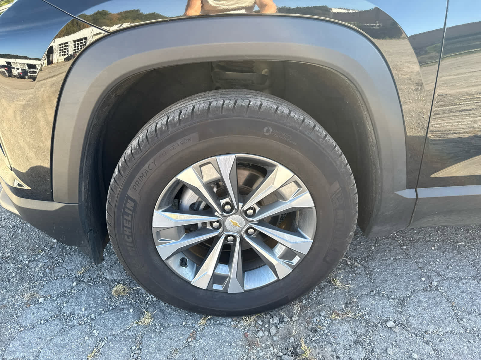 Used 2025 Chevrolet Equinox LT w/ Convenience Package II image 3