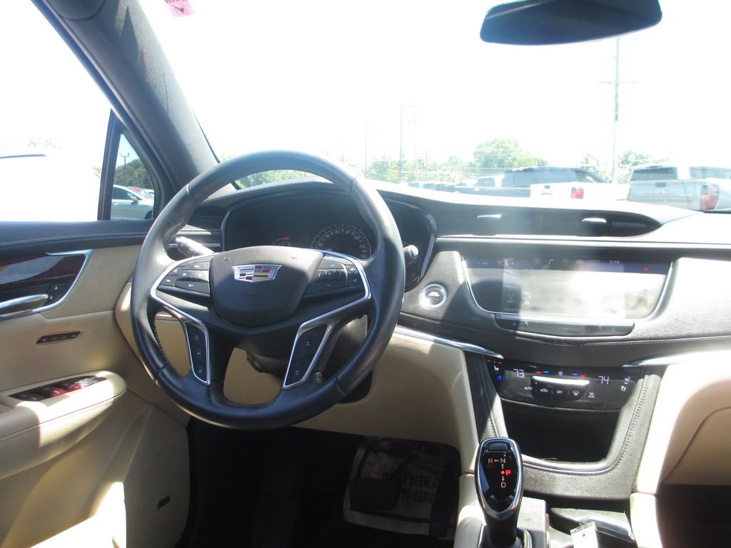 Used 2017 Cadillac XT5 Premium Luxury AWD/4WD image 23
