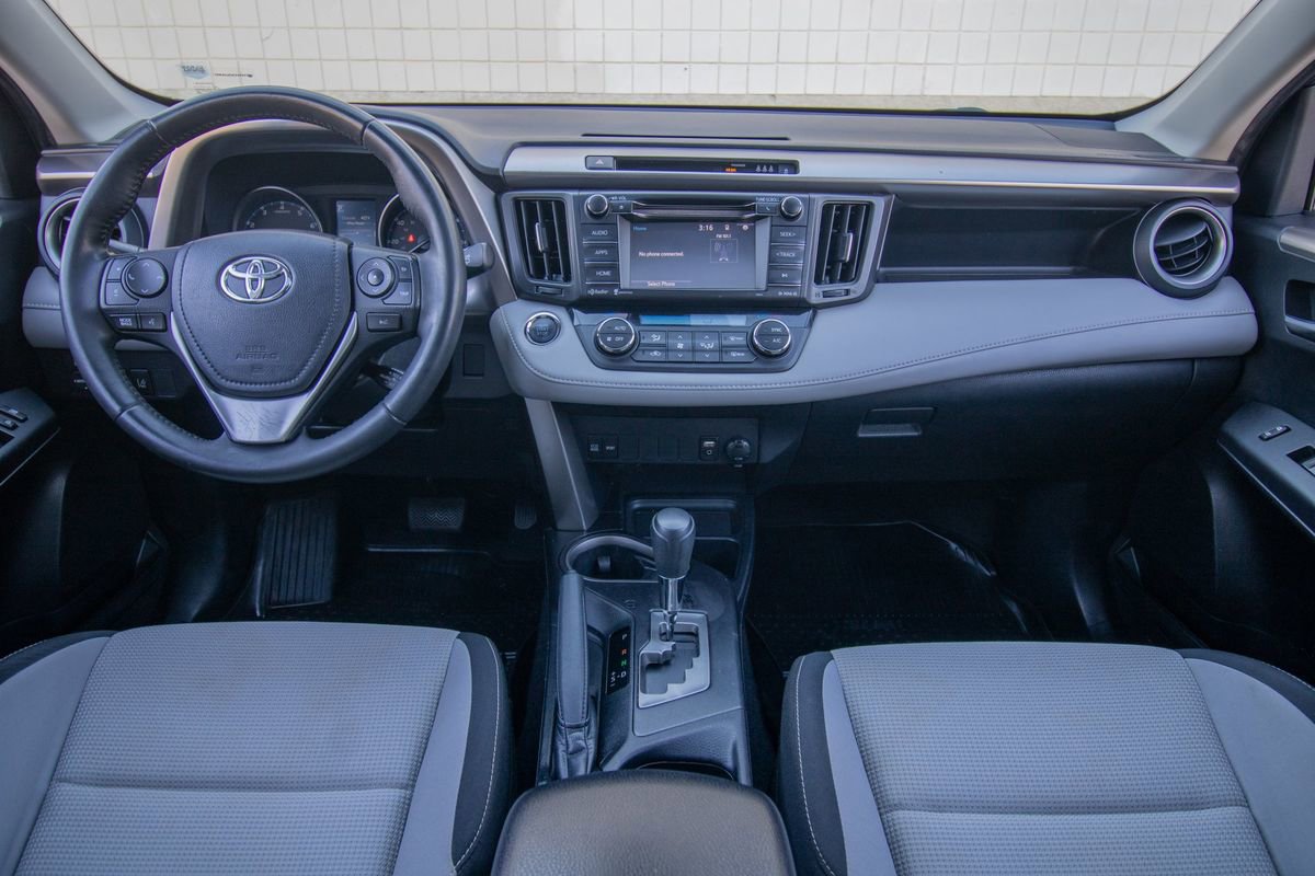 Used 2018 Toyota RAV4 XLE image 35