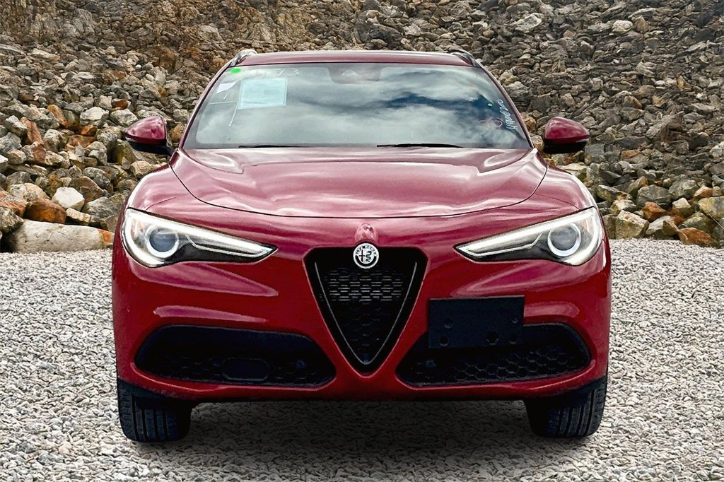 Used 2022 Alfa Romeo Stelvio Sprint image 3