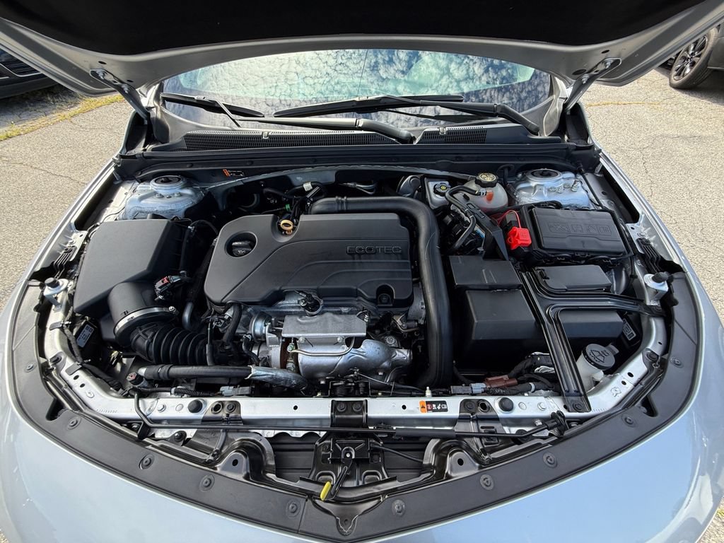 Used 2020 Chevrolet Malibu LT FWD image 25
