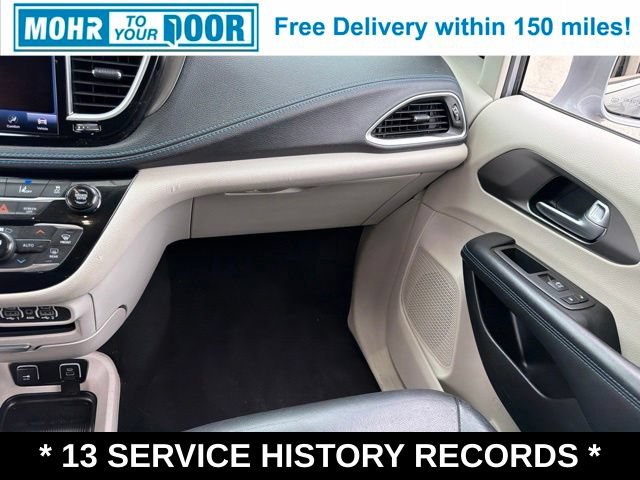 Used 2021 Chrysler Pacifica Touring-L FWD image 28