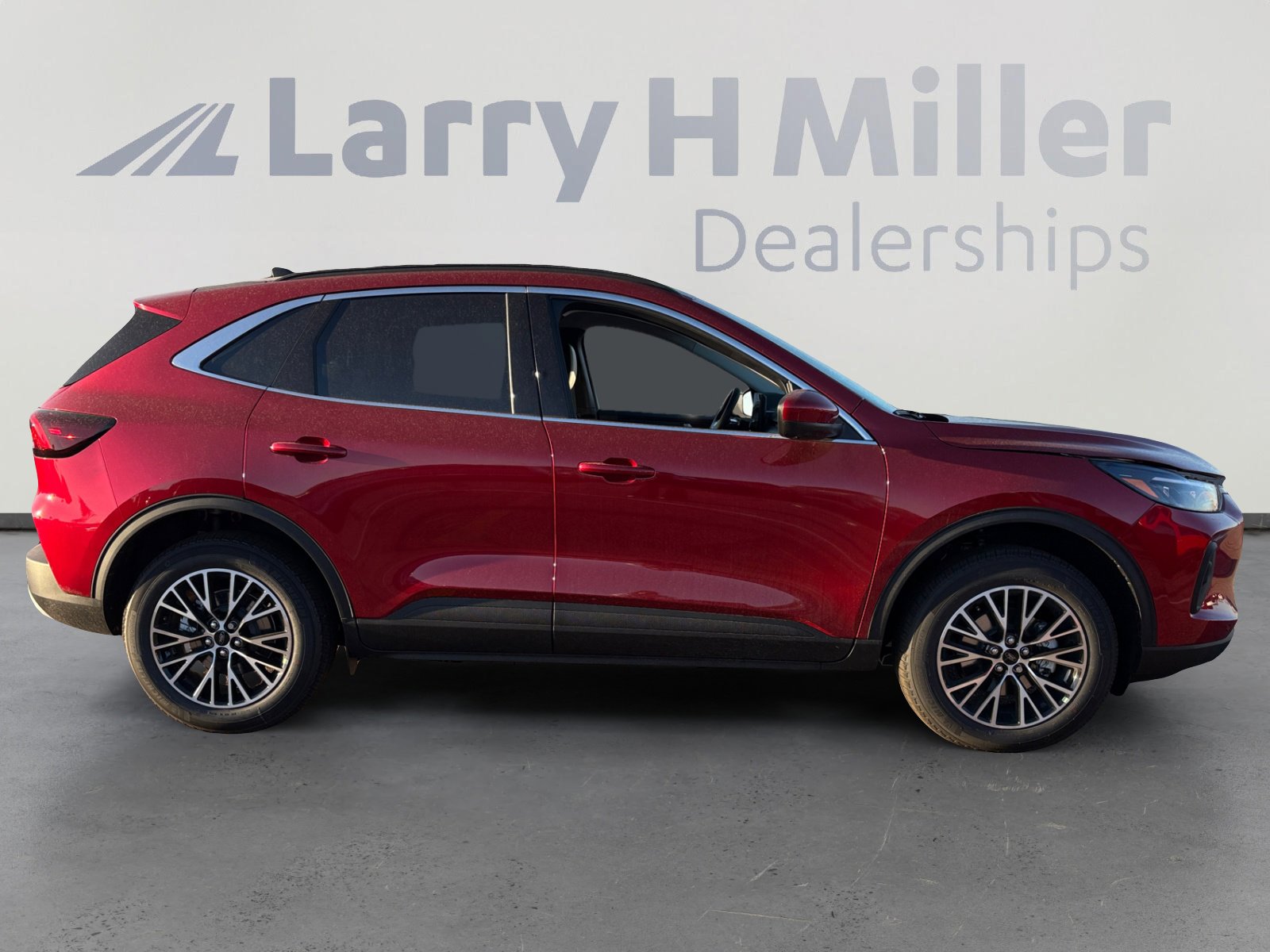 New 2026 Ford Escape SE w/ PHEV Premium Package FWD image 6