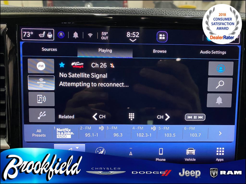 Used 2024 Chrysler Pacifica Limited FWD image 23