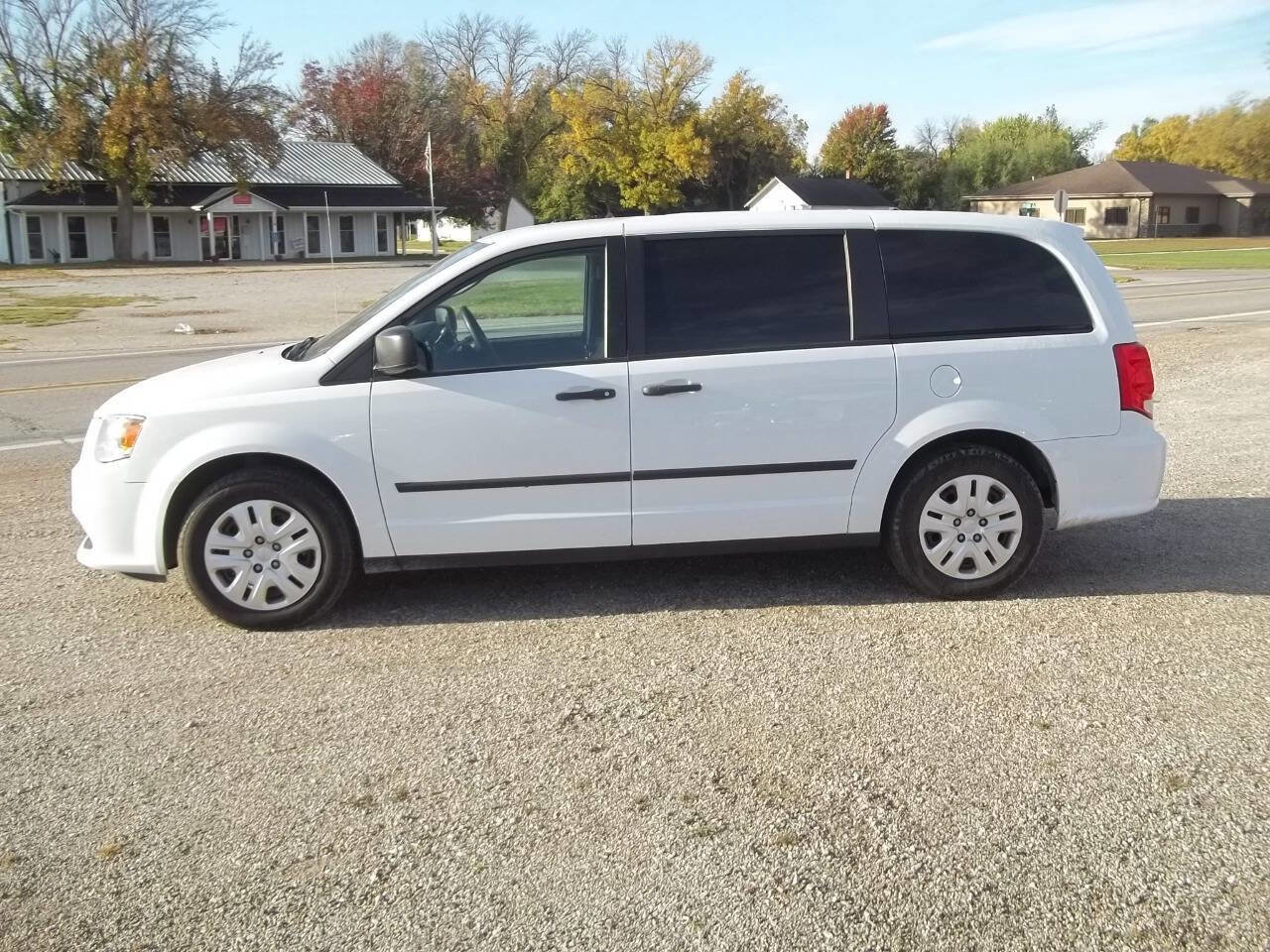 Used 2016 Dodge Grand Caravan American Value Package FWD image 4
