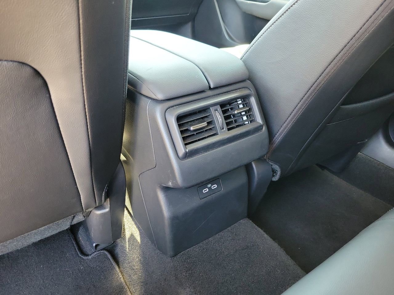 Used 2025 MAZDA CX-50 AWD 2.5 S w/ Premium Package image 12