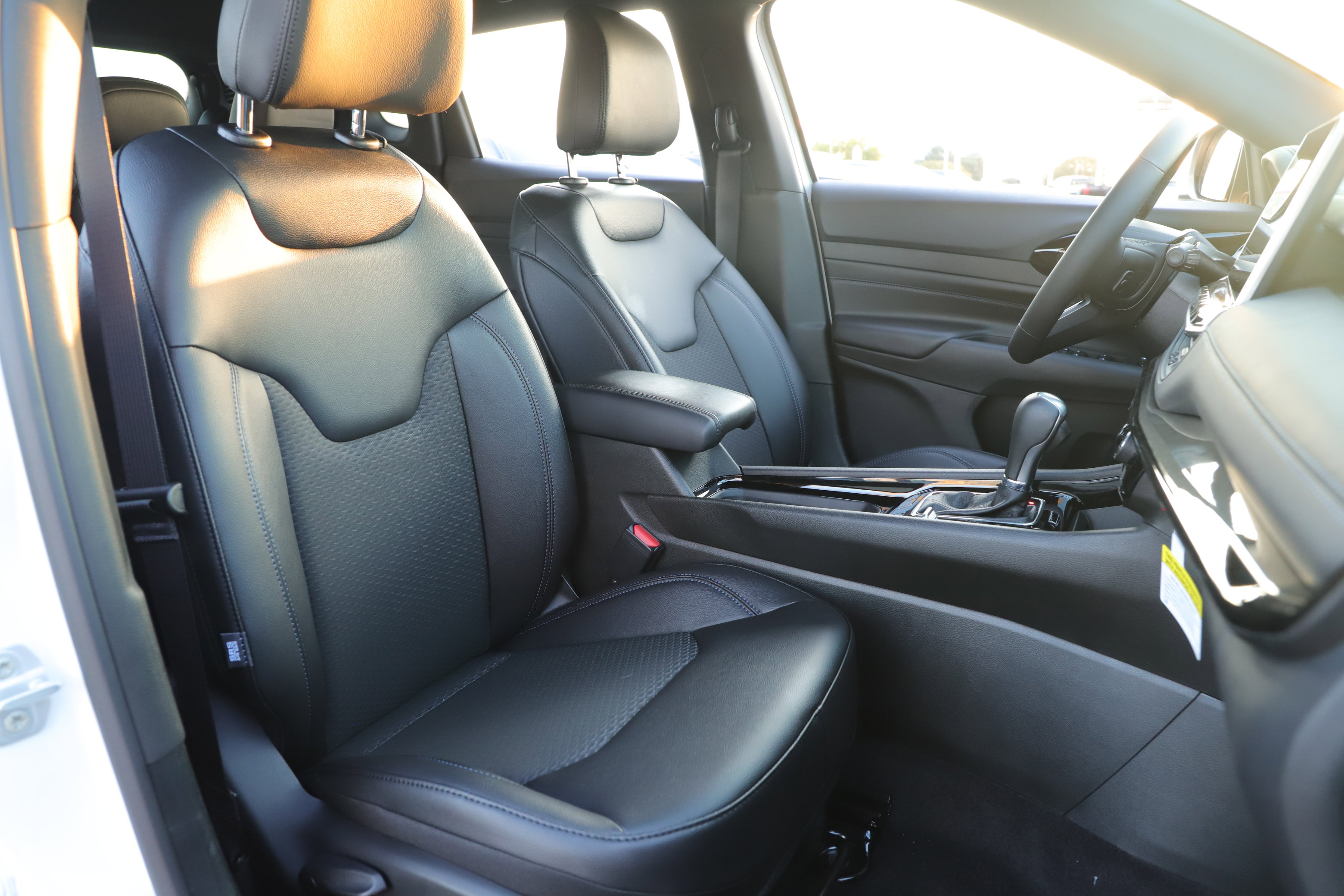 New 2026 Jeep Compass Latitude image 25
