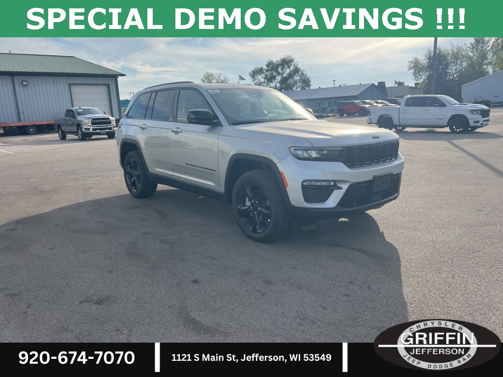 New 2025 Jeep Grand Cherokee Limited w/ Luxury Tech Group II image 7