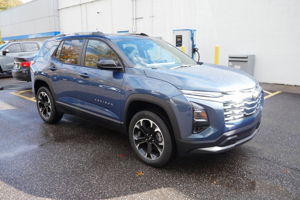 New 2026 Chevrolet Equinox LT w/ Convenience Package II image 2