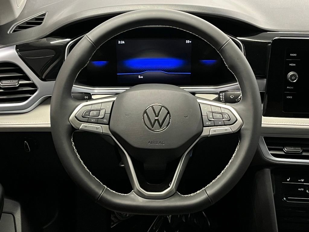 New 2026 Volkswagen Taos SE AWD/4WD image 9