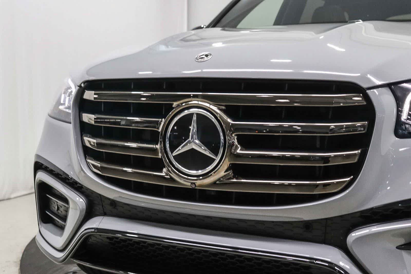 Used 2024 Mercedes-Benz GLS 580 4MATIC image 8