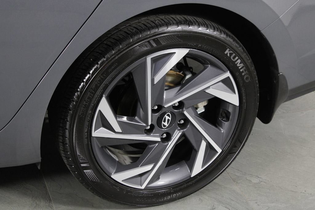Certified 2025 Hyundai Elantra Sport FWD image 13