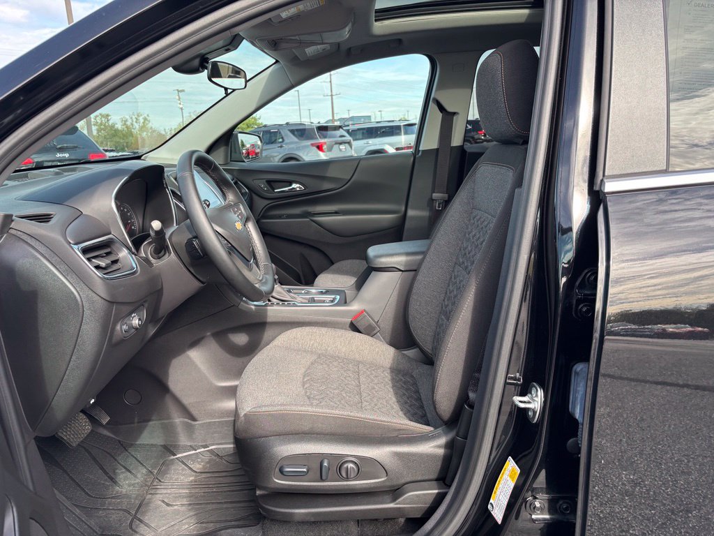 Used 2024 Chevrolet Equinox LT AWD/4WD image 16
