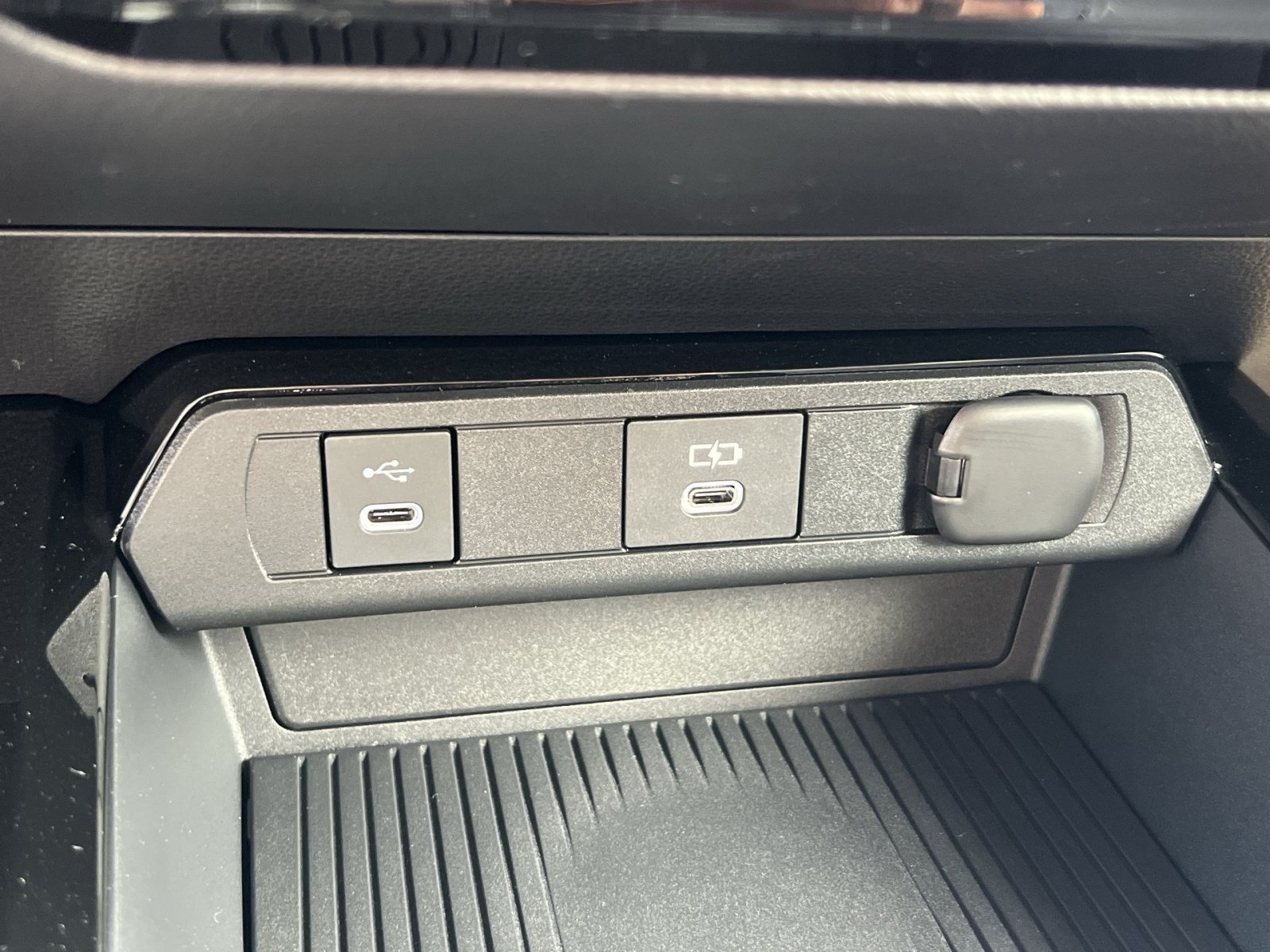 New 2027 Toyota Prius Plug-In Hybrid FWD image 25