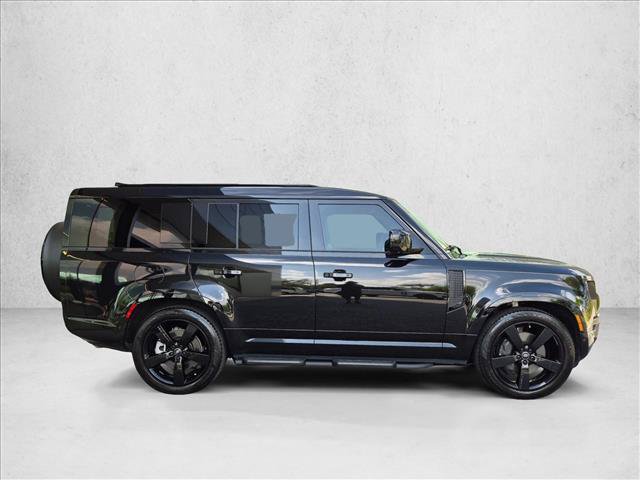 Certified 2025 Land Rover Defender 130 X-Dynamic SE AWD/4WD image 4