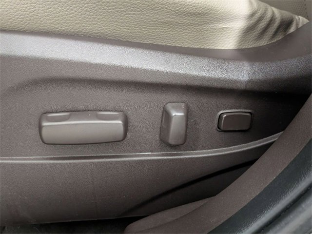 Used 2013 Hyundai Tucson Limited w/ Premium Pkg image 11