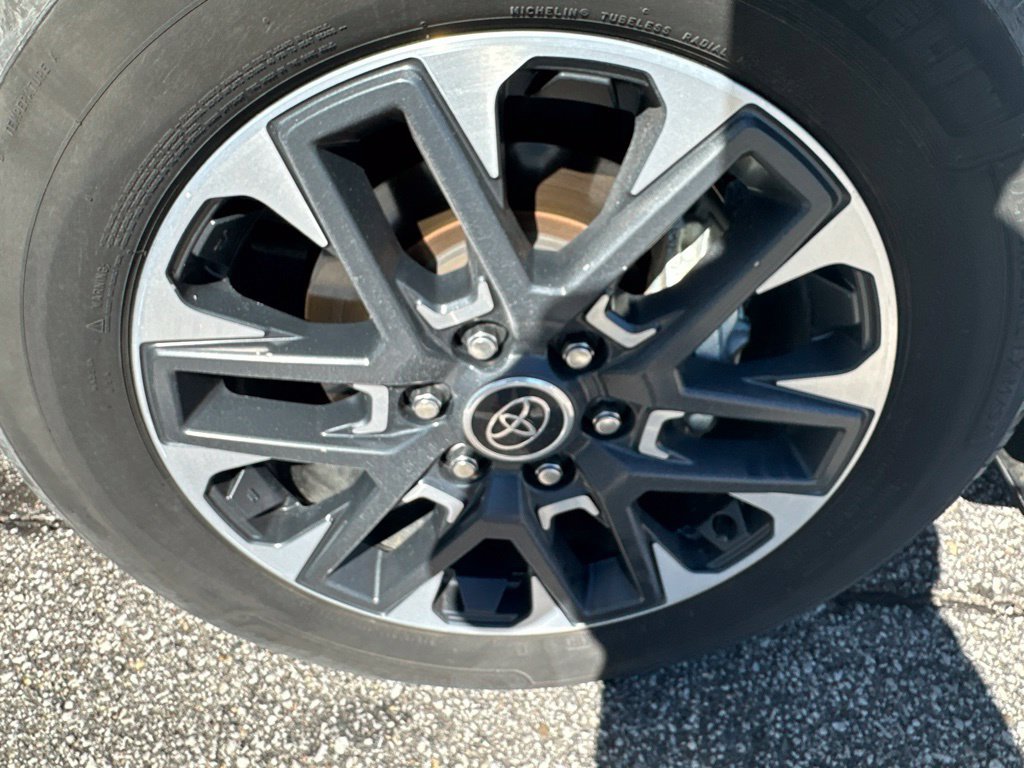 Used 2023 Toyota Sequoia Limited AWD/4WD image 59