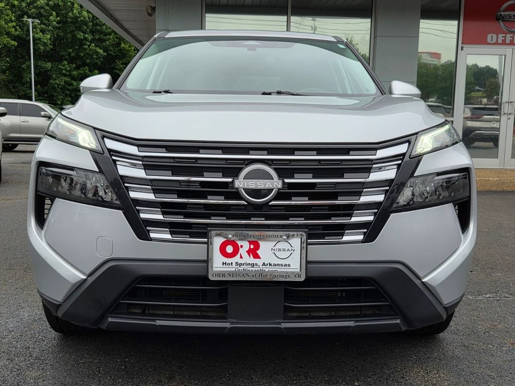 Used 2025 Nissan Rogue SV FWD image 9