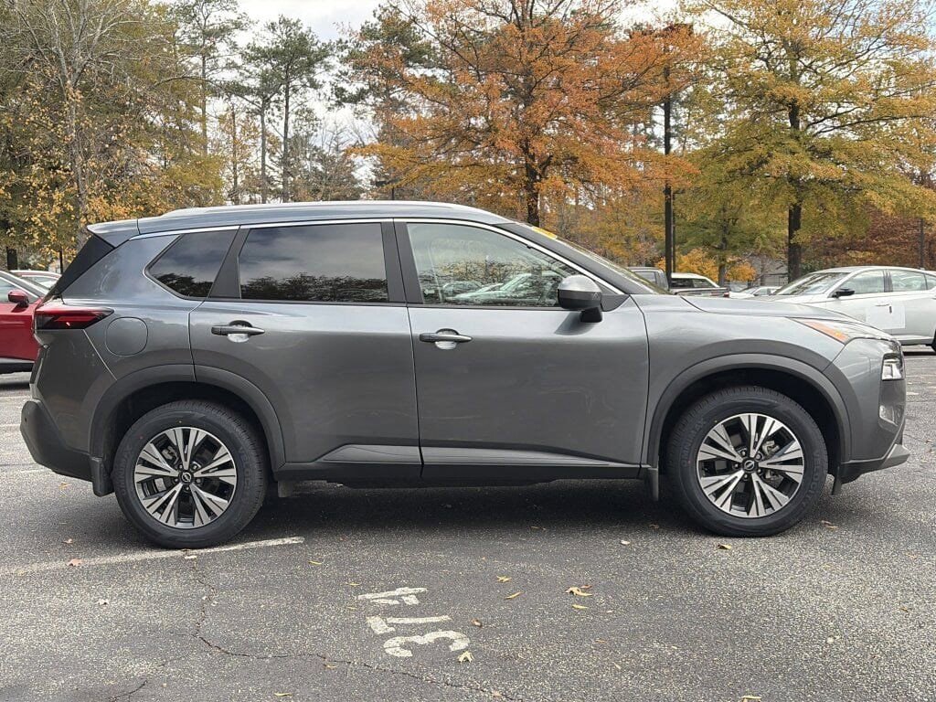 Used 2023 Nissan Rogue SV w/ SV Premium B Package image 6