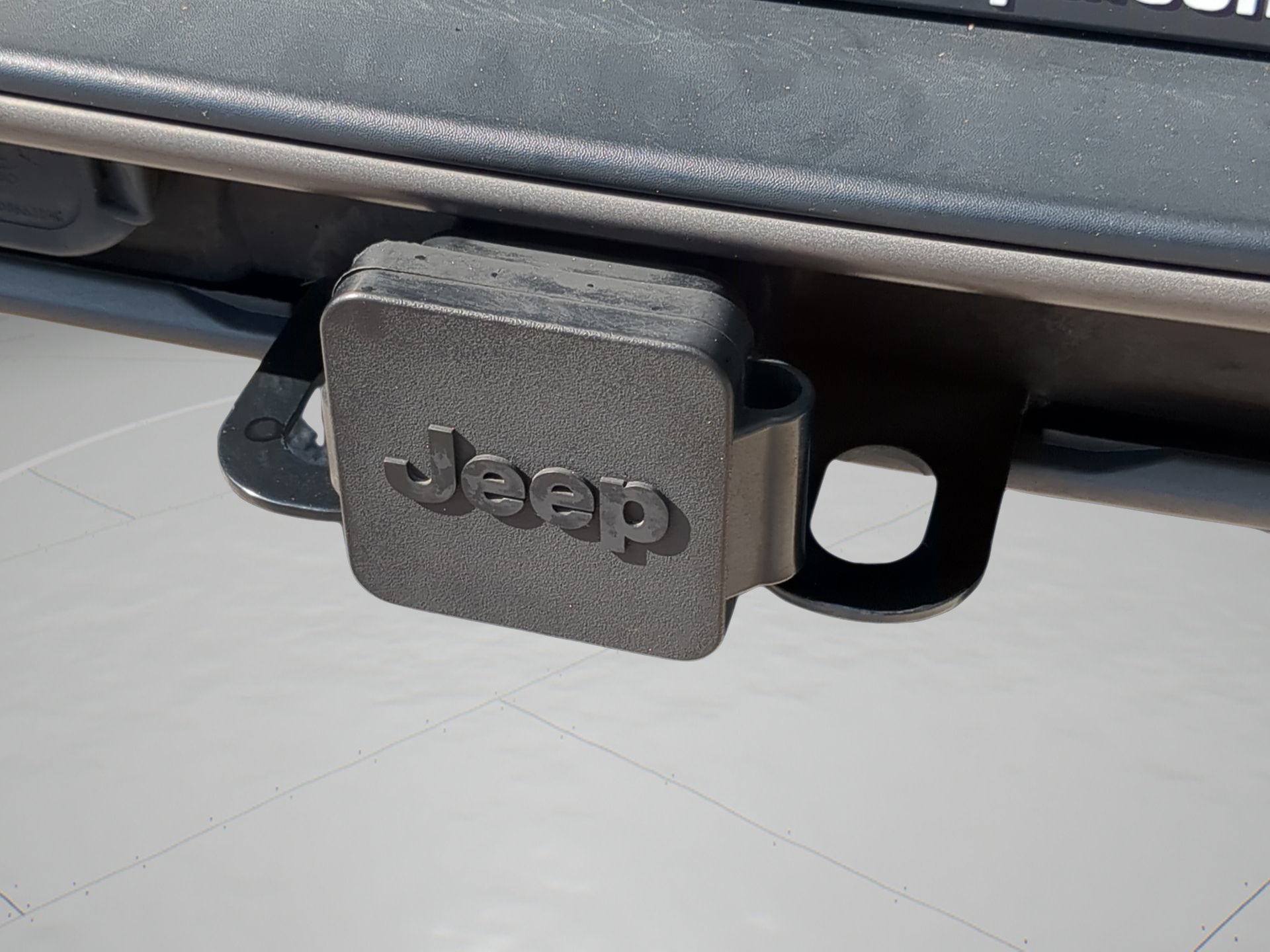 Used 2016 Jeep Cherokee Trailhawk w/ Comfort/Convenience Group image 41