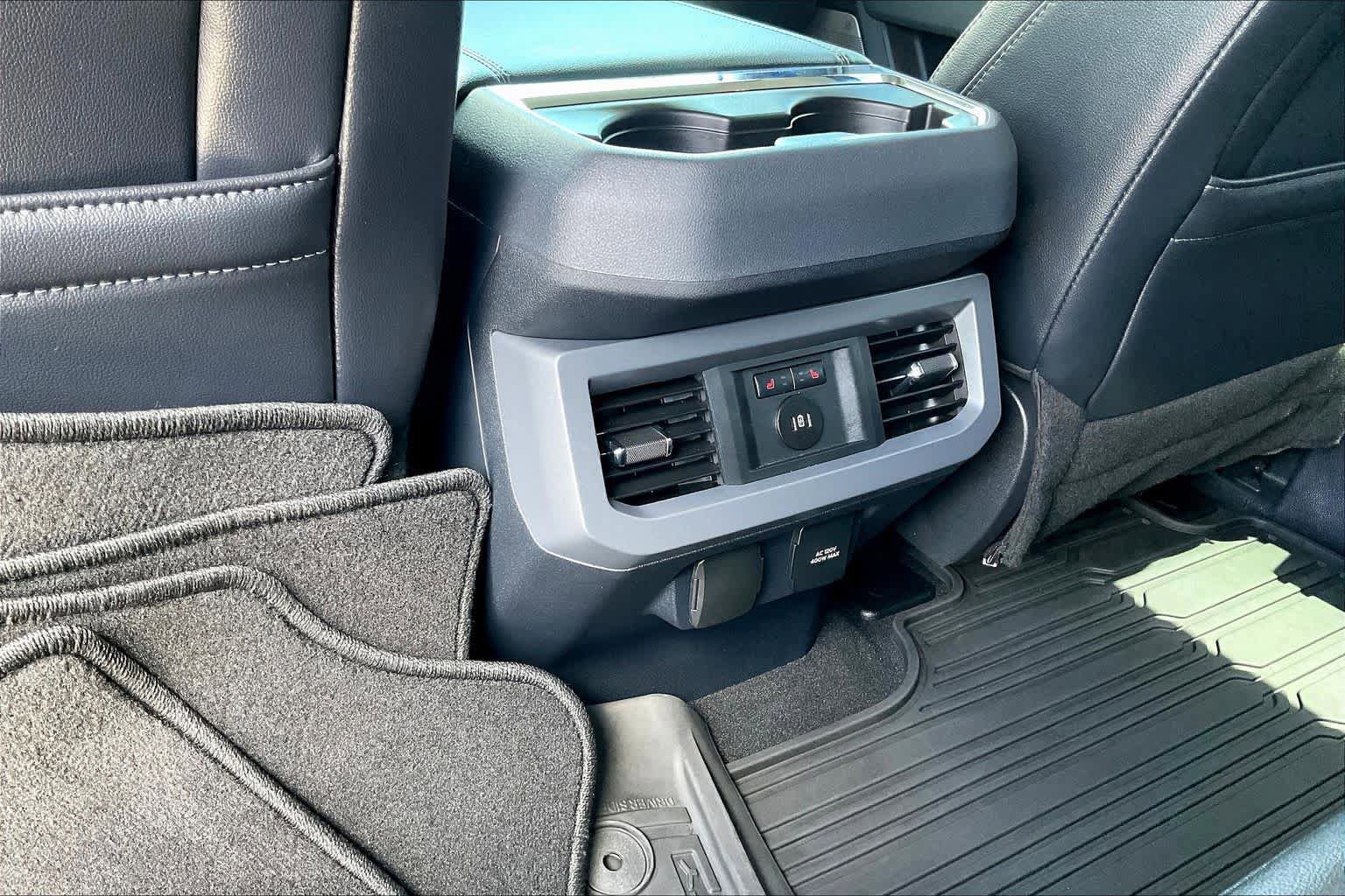 Used 2024 Ford F250 Lariat w/ Tremor Off-Road Package image 33